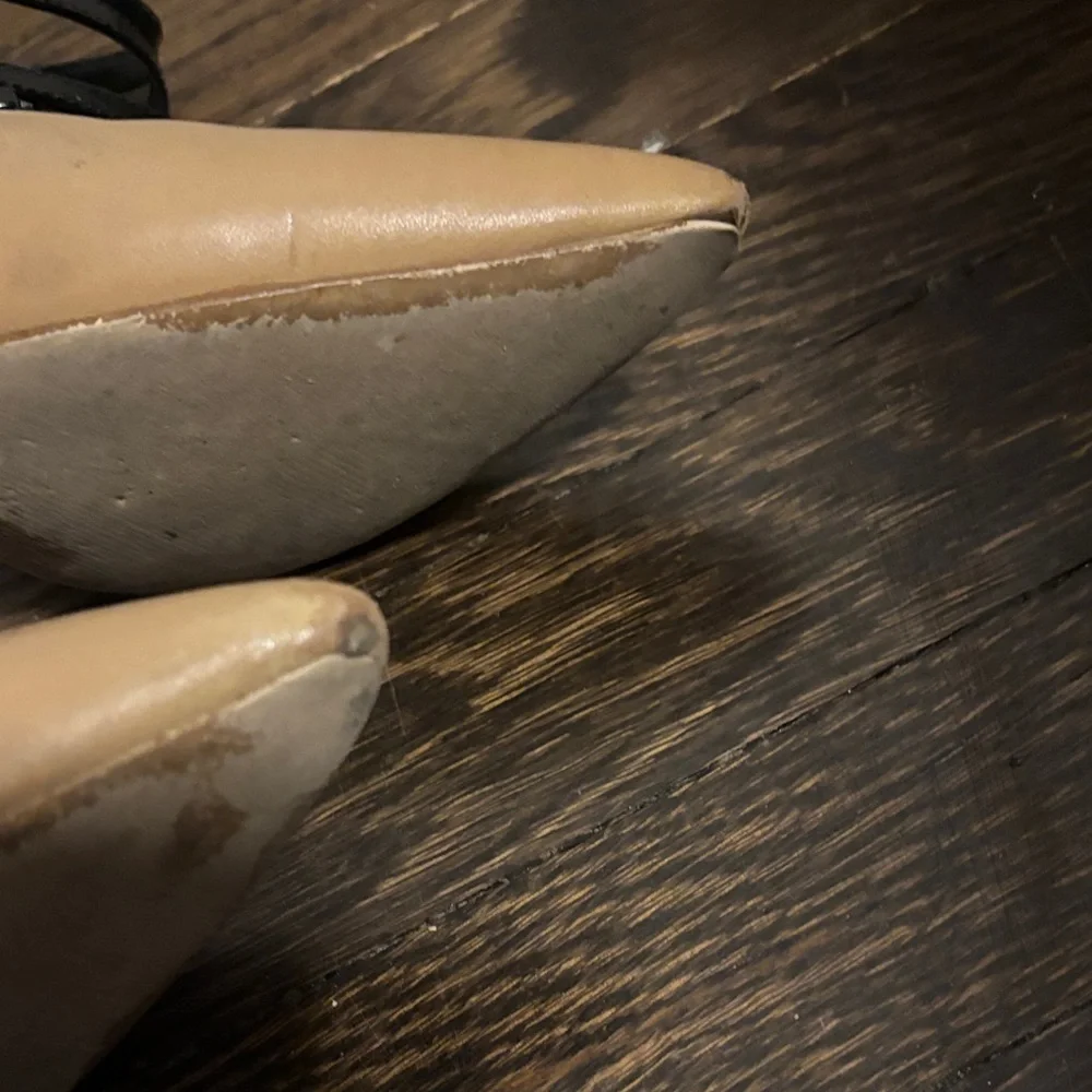 Michael Kors Black and Tan Women's Shoes - Picture 8 of 12